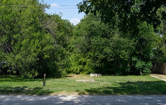 220  Muncey, San Antonio, TX 78202 — photo 2