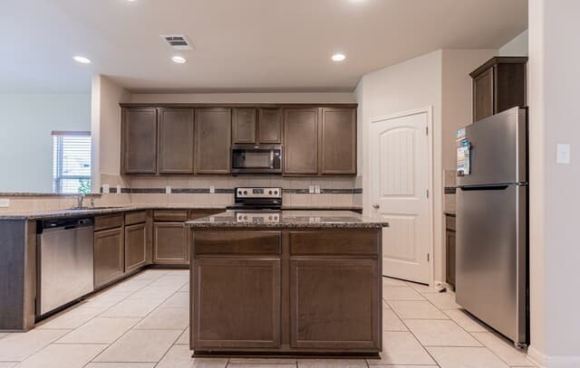 6630  Prescott Dm, San Antonio, TX 78233 — photo 9