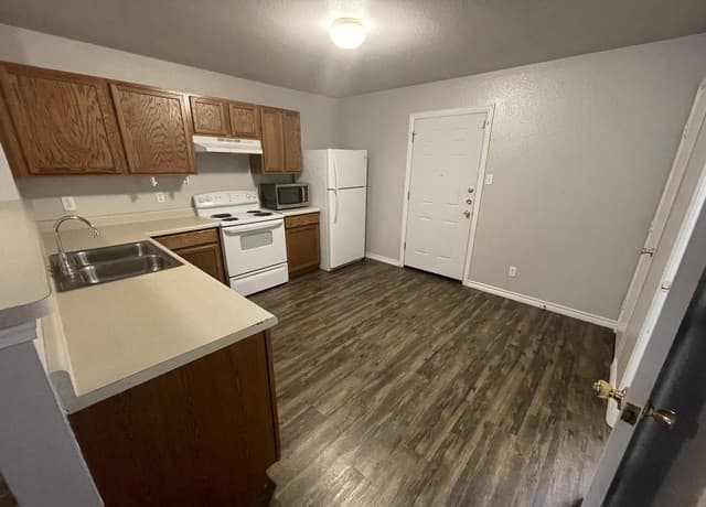 24  Bratton Dr, San Antonio, TX 78245 — photo 4