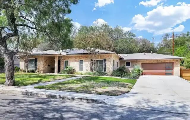 4023 Midvale