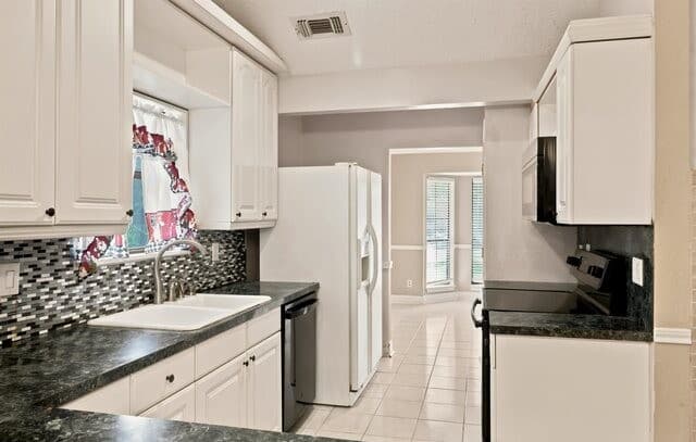 8915  Brightwater St, San Antonio, TX 78254 — photo 11