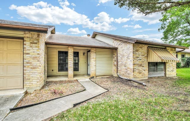 302  Gateway St, Converse, TX 78109 — photo 2