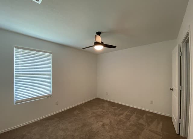 137  Cowboy Rdg, Pleasanton, TX 78064 — photo 10