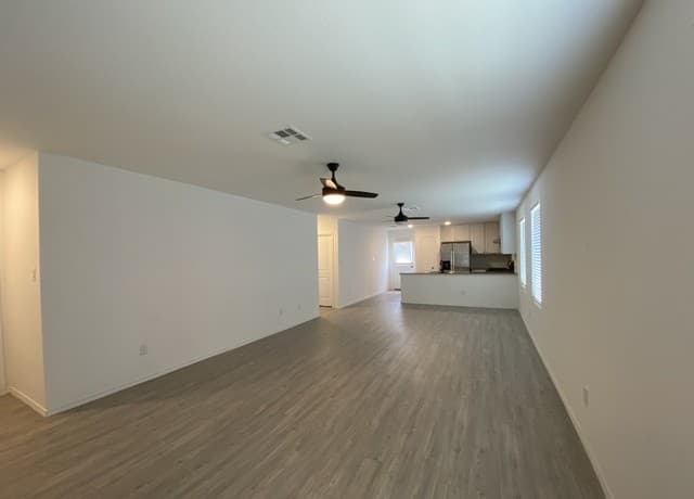 137  Cowboy Rdg, Pleasanton, TX 78064 — photo 2