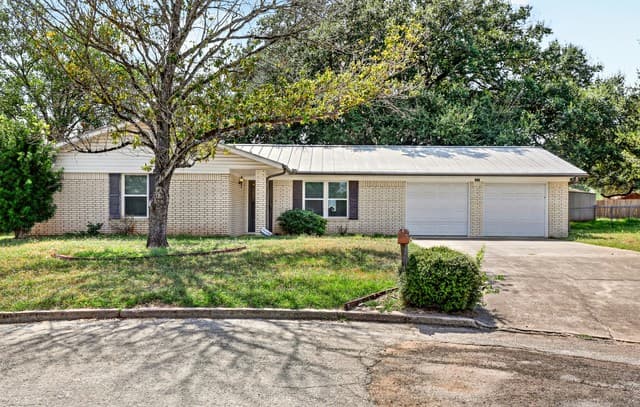 515  Georgia Ann Dr, Pleasanton, TX 78064 — photo 2