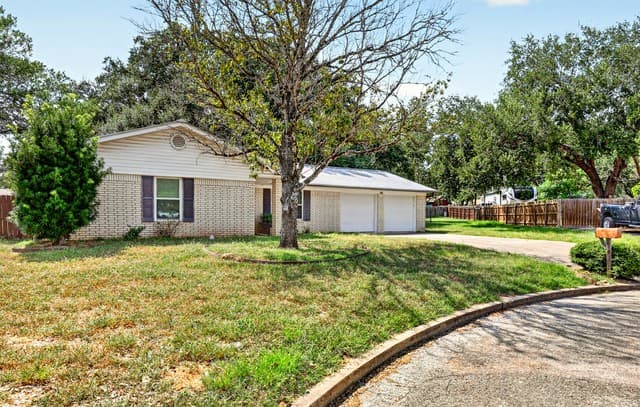 515  Georgia Ann Dr, Pleasanton, TX 78064 — photo 4