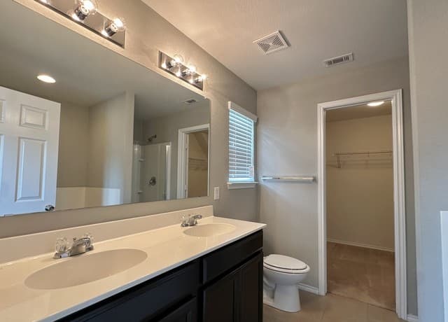 11746  Silver Fld, San Antonio, TX 78254 — photo 10