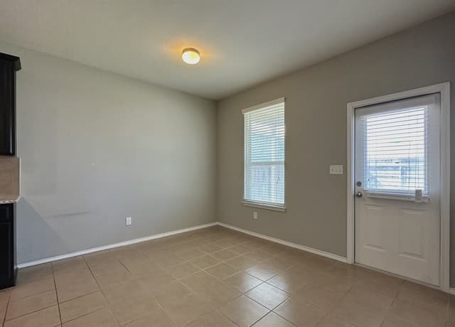 11746  Silver Fld, San Antonio, TX 78254 — photo 4