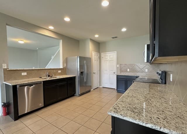 11746  Silver Fld, San Antonio, TX 78254 — photo 6