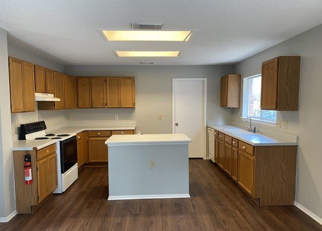 10811  Redbush Park, San Antonio, TX 78249 — photo 4