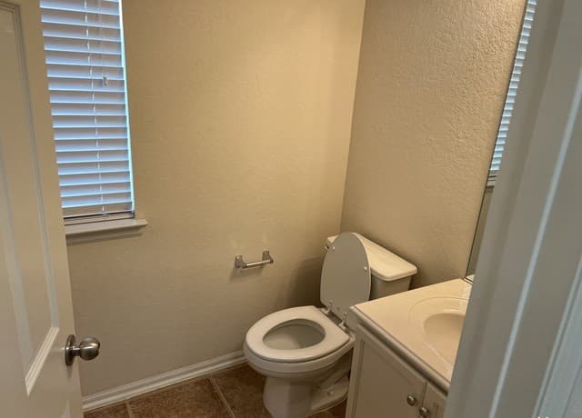 2532  Grayson Cir, San Antonio, TX 78232 — photo 10