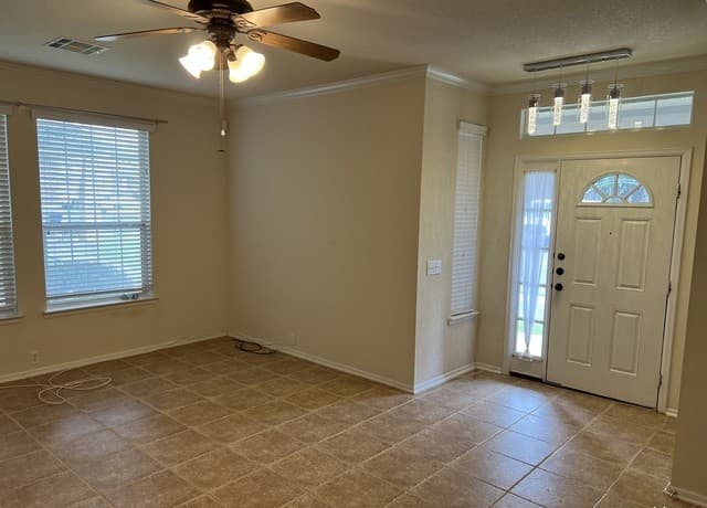 2532  Grayson Cir, San Antonio, TX 78232 — photo 2