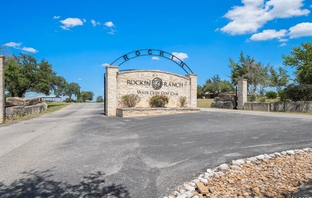 113  Manuel Herrera, Blanco, TX 78606 — photo 8