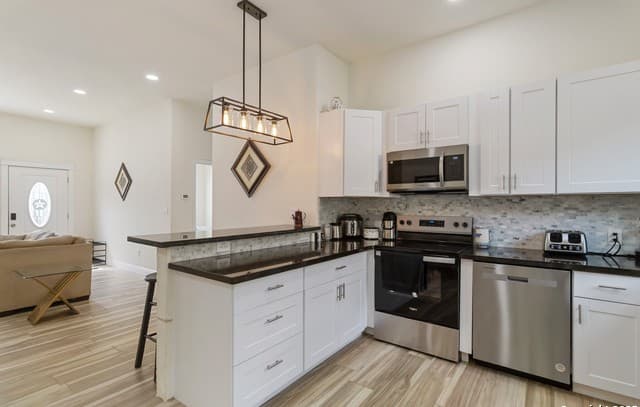 567  Hummingbird, Canyon Lake, TX 78133 — photo 10