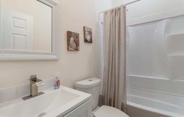567  Hummingbird, Canyon Lake, TX 78133 — photo 16
