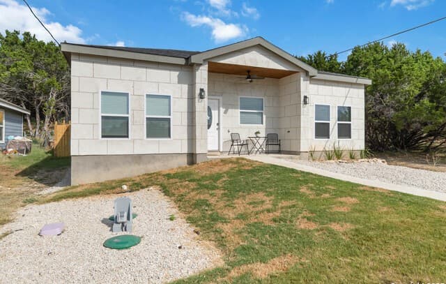 567  Hummingbird, Canyon Lake, TX 78133 — photo 2