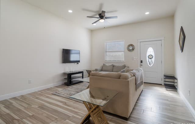 567  Hummingbird, Canyon Lake, TX 78133 — photo 5