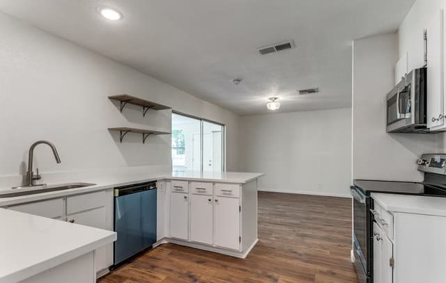 8214  Banbury Dr, San Antonio, TX 78239 — photo 11