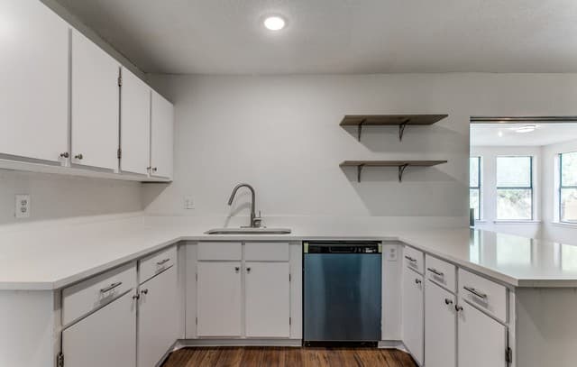 8214  Banbury Dr, San Antonio, TX 78239 — photo 12