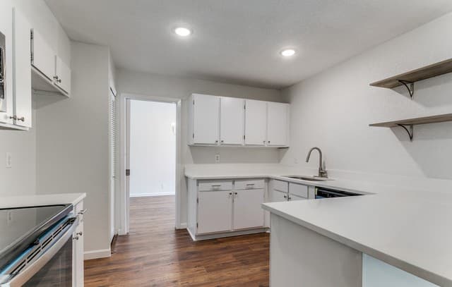 8214  Banbury Dr, San Antonio, TX 78239 — photo 14