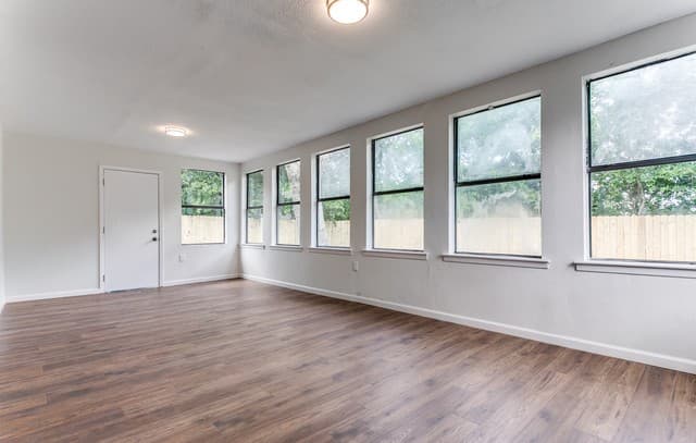 8214  Banbury Dr, San Antonio, TX 78239 — photo 15