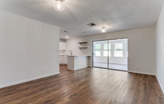 8214  Banbury Dr, San Antonio, TX 78239 — photo 9