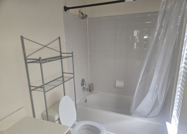 5015  Taylor Kenton, San Antonio, TX 78240 — photo 13