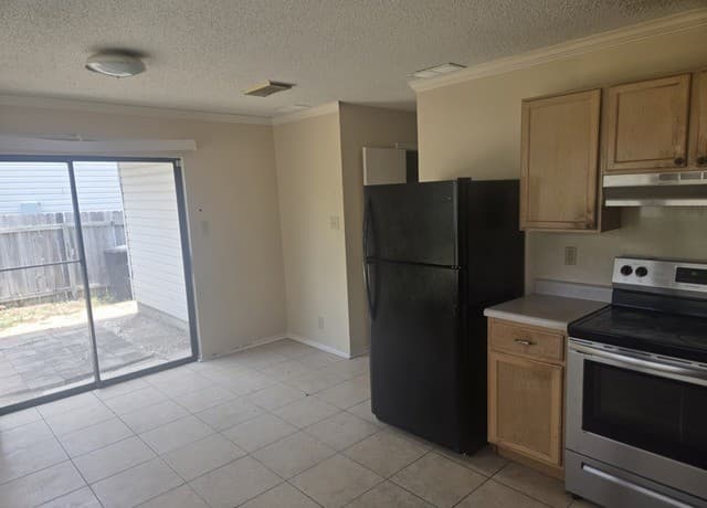 5015  Taylor Kenton, San Antonio, TX 78240 — photo 5