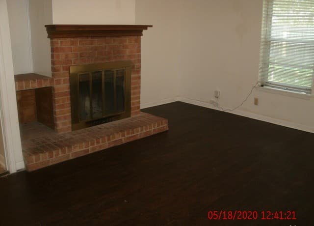 409 E Wright Blvd, Universal City, TX 78148 — photo 4