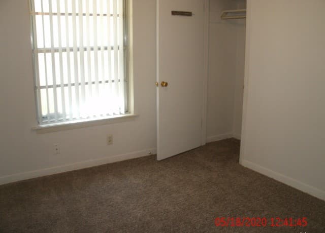 409 E Wright Blvd, Universal City, TX 78148 — photo 5