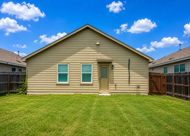 914  Albatross Way, San Antonio, TX 78221 — photo 11