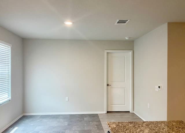 914  Albatross Way, San Antonio, TX 78221 — photo 6