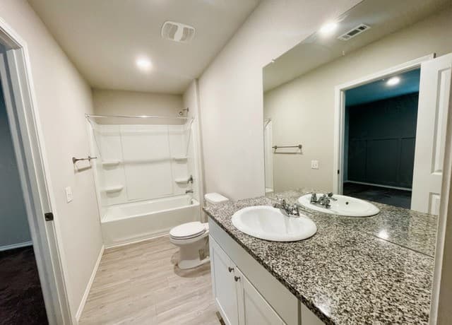 914  Albatross Way, San Antonio, TX 78221 — photo 9