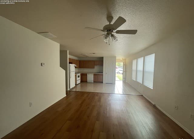 11247  Terra Loop Rd, San Antonio, TX 78233 — photo 6