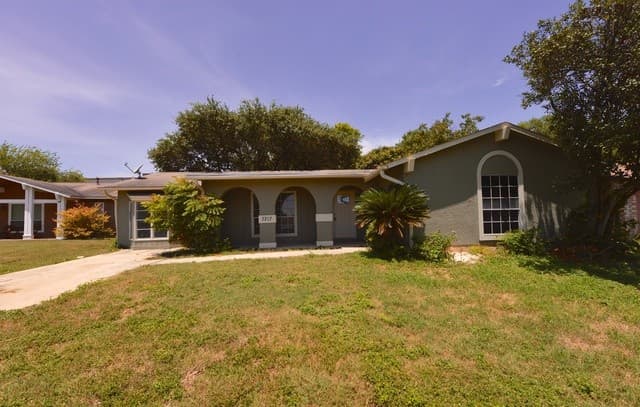 7217  Leading Oaks
