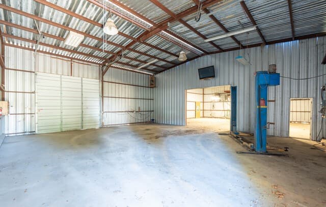 620  Viewpoint Dr, Poteet, TX 78065 — photo 17