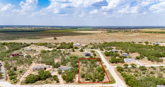 100  County Road 2669, Devine, TX 78016 — photo 10