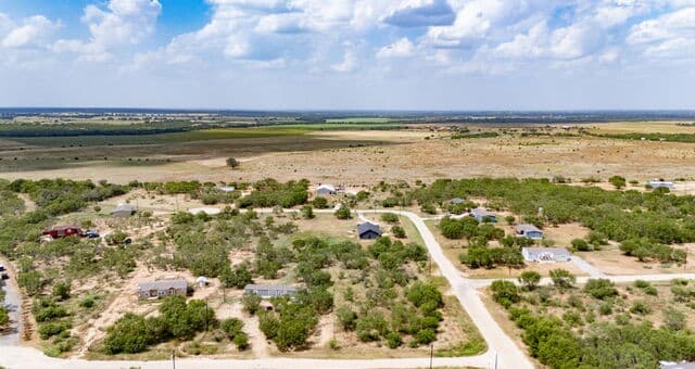 100  County Road 2669, Devine, TX 78016 — photo 11