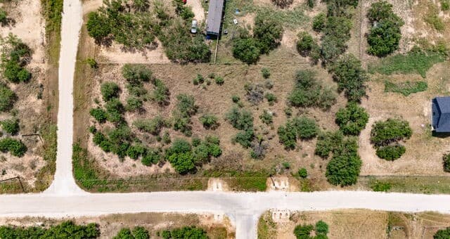 100  County Road 2669, Devine, TX 78016 — photo 13