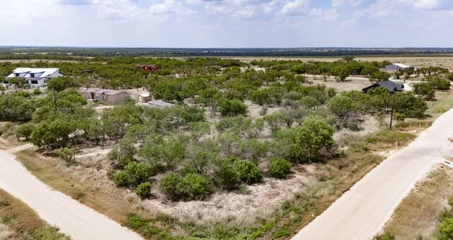 100  County Road 2669, Devine, TX 78016 — photo 14