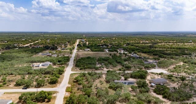 100  County Road 2669, Devine, TX 78016 — photo 4