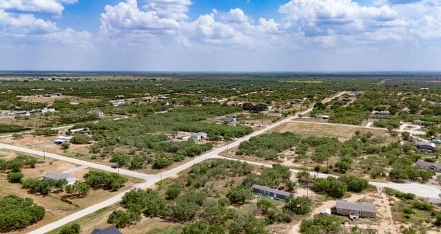 100  County Road 2669, Devine, TX 78016 — photo 5