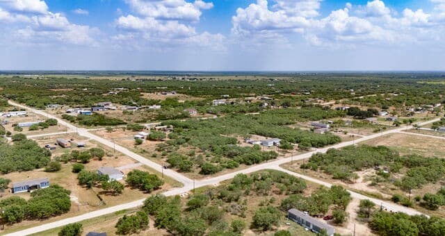 100  County Road 2669, Devine, TX 78016 — photo 7
