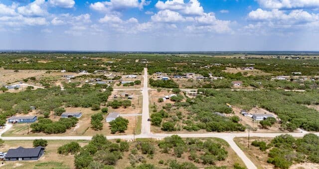 100  County Road 2669, Devine, TX 78016 — photo 8