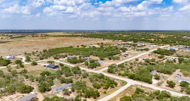 100  County Road 2669, Devine, TX 78016 — photo 9