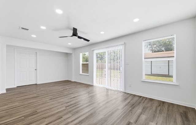 132  Stratford Ct, San Antonio, TX 78223 — photo 14