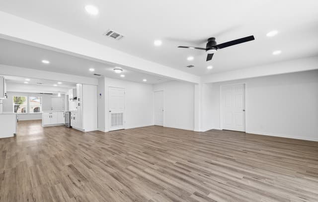 132  Stratford Ct, San Antonio, TX 78223 — photo 15