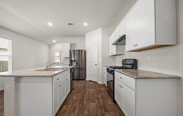 12103  Sampson Crk, San Antonio, TX 78245 — photo 11