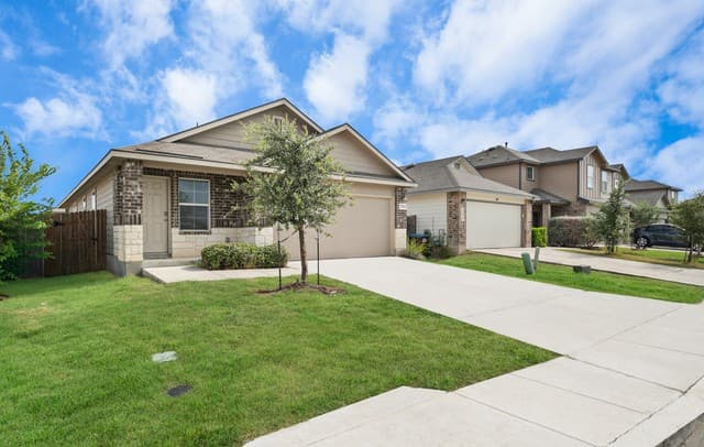 12103  Sampson Crk, San Antonio, TX 78245 — photo 3