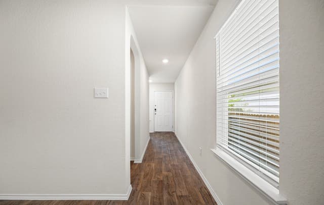 12103  Sampson Crk, San Antonio, TX 78245 — photo 4
